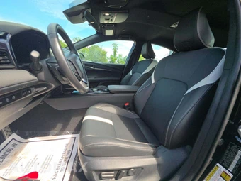 2025 Toyota Camry SE - miniatura 6