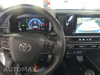 2025 Toyota Camry SE - miniatura 10