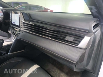 2025 Toyota Camry SE - miniatura 19