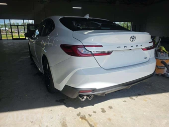 2025 Toyota Camry SE - miniatura 2