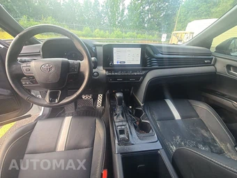 2025 Toyota Camry SE - miniatura 11