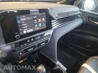 2025 Toyota Camry SE - miniatura 11