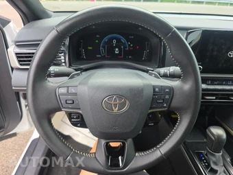 2025 Toyota Camry SE - miniatura 10