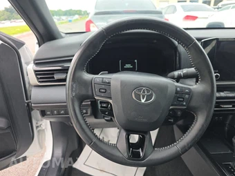 2025 Toyota Camry SE - miniatura 10