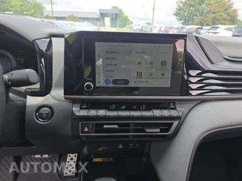 2025 Toyota Camry SE - miniatura 10