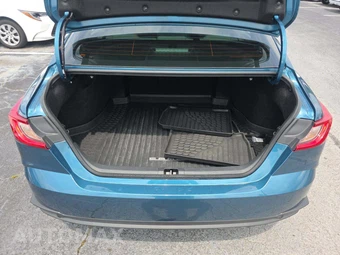2025 Toyota Camry SE - miniatura 14