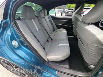 2025 Toyota Camry SE - miniatura 16