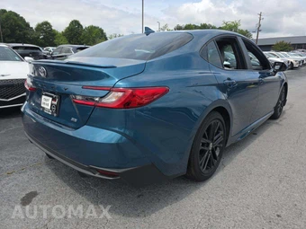 2025 Toyota Camry SE - miniatura 3