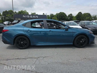 2025 Toyota Camry SE - miniatura 4
