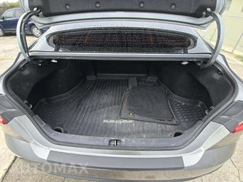 2025 Toyota Camry SE - miniatura 11