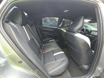 2025 Toyota Camry SE - miniatura 13