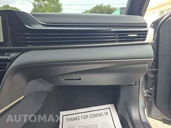2025 Toyota Camry SE - miniatura 16