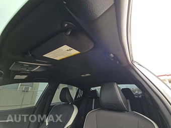 2025 Toyota Camry SE - miniatura 8