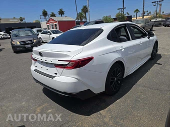 2025 Toyota Camry SE - miniatura 3