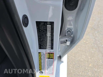 2025 Toyota Camry SE - miniatura 5