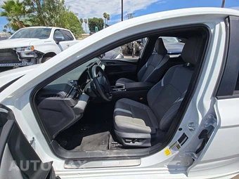 2025 Toyota Camry SE - miniatura 6