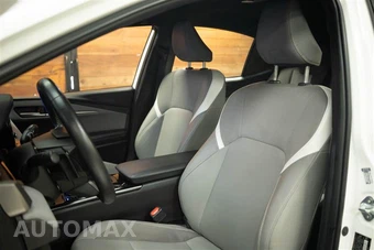 2025 Toyota Camry SE - miniatura 10