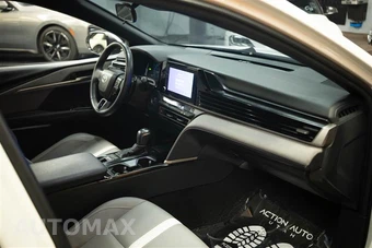 2025 Toyota Camry SE - miniatura 14