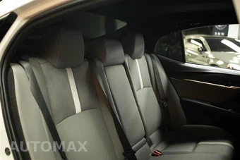 2025 Toyota Camry SE - miniatura 16
