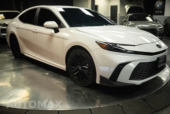 2025 Toyota Camry SE - miniatura 5
