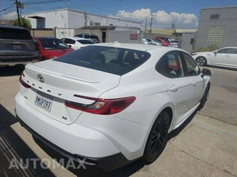 2025 Toyota Camry SE - miniatura 3