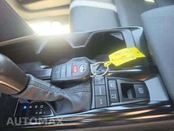 2025 Toyota Camry SE - miniatura 8