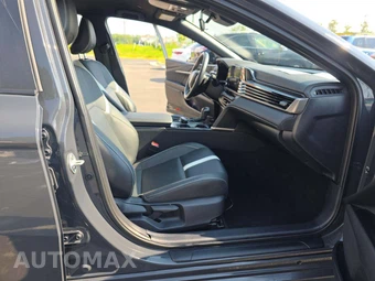 2025 Toyota Camry SE - miniatura 18