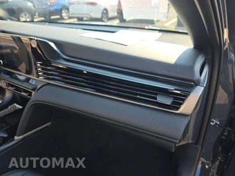 2025 Toyota Camry SE - miniatura 19