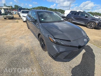2025 Toyota Camry SE - miniatura 3