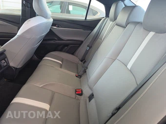 2025 Toyota Camry SE - miniatura 13