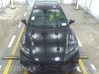 2025 Toyota Camry SE - miniatura 2