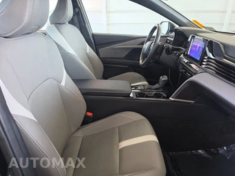 2025 Toyota Camry SE - miniatura 8