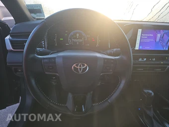 2025 Toyota Camry SE - miniatura 10