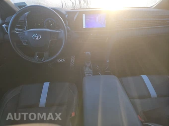 2025 Toyota Camry SE - miniatura 11