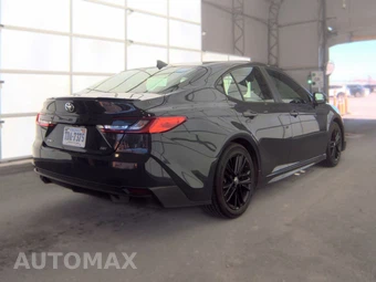 2025 Toyota Camry SE - miniatura 4