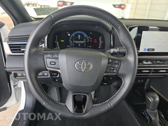 2025 Toyota Camry SE - miniatura 10