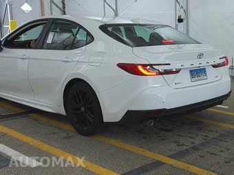 2025 Toyota Camry SE - miniatura 6