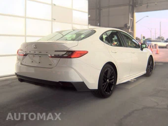 2025 Toyota Camry SE - miniatura 4