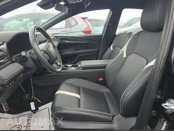 2025 Toyota Camry SE - miniatura 3