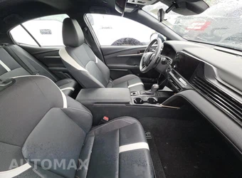2025 Toyota Camry SE - miniatura 8