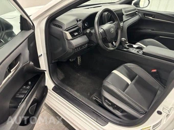 2025 Toyota Camry SE - miniatura 10