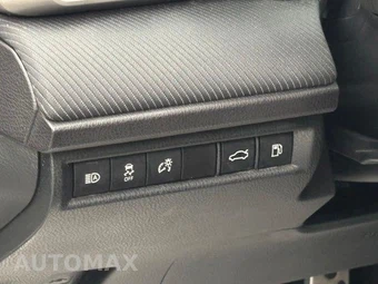2025 Toyota Camry SE - miniatura 14