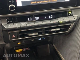 2025 Toyota Camry SE - miniatura 25