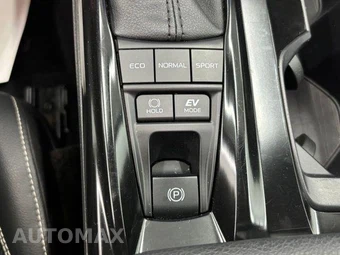 2025 Toyota Camry SE - miniatura 28