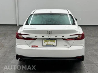 2025 Toyota Camry SE - miniatura 3