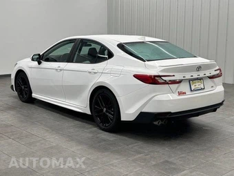 2025 Toyota Camry SE - miniatura 4