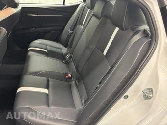 2025 Toyota Camry SE - miniatura 7