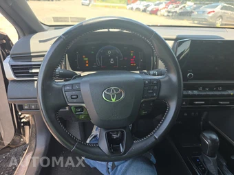 2025 Toyota Camry SE - miniatura 10