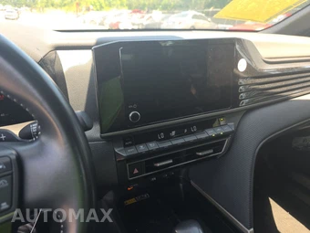 2025 Toyota Camry SE - miniatura 11