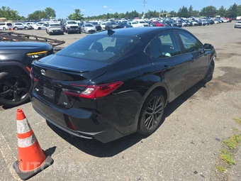 2025 Toyota Camry SE - miniatura 4